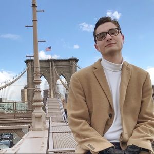 Meet your Posher, Hilton